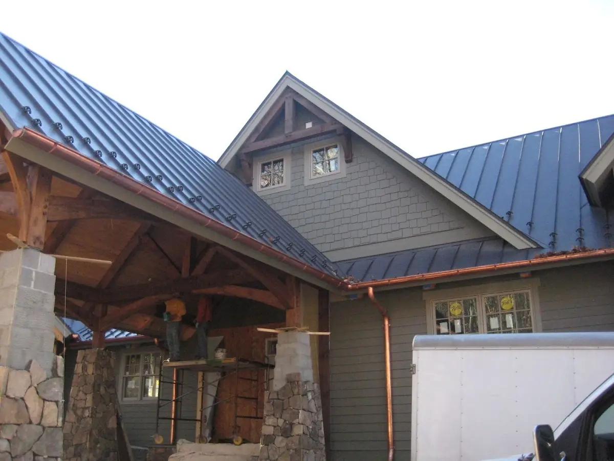 Craftsman Roofing team delivering quality roofing work in Mengel